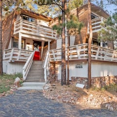2190-Fox & Bears Retreat