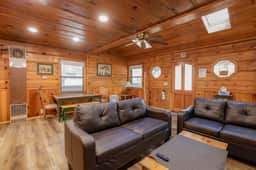 290-Kelley's Kabin - Image 5