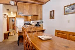 1091-Brown Bears Cabin - Image 5