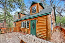537-Nine Pines Lodge - Image 2