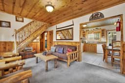 537-Nine Pines Lodge - Image 5