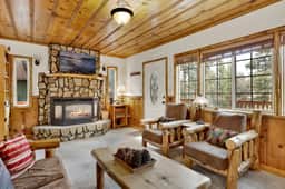 537-Nine Pines Lodge - Image 3