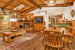 1817-Moonridge Cottage - Image 4