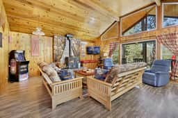 2069 - Bear Cub Cabin - Image 2