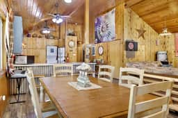 2069 - Bear Cub Cabin - Image 5