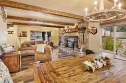 2080-Eagle Point Lodge - Image 3