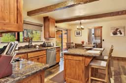 2080-Eagle Point Lodge - Image 5