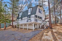 2093-Pinewood Inn - Image 2