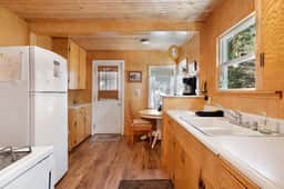 2096-Pinglewood Cabin - Image 4