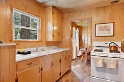 2096-Pinglewood Cabin - Image 5