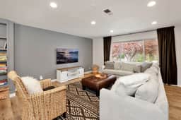 2087- Wildwood Lodge - Image 4