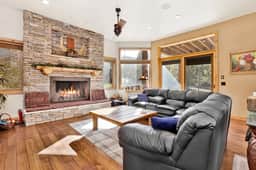 2202-Wolf Creek Castle - Image 4
