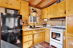 2215-Ski View Chalet - Image 5