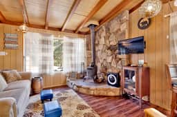2215-Ski View Chalet - Image 3