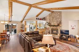 2220-Castle Glen Gem - Image 4