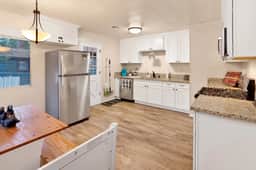 2277-Robinhood Chalet - Image 5