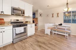 2277-Robinhood Chalet - Image 3