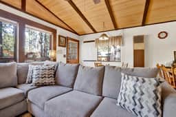 2275-Bearadise Cottage - Image 3