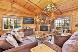 2346-Crescenta Pines Log Cabin - Image 4
