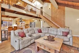 2384-The Cozy Castle - Image 2