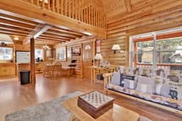 2455-Binky's Mountain Hideaway - Image 5