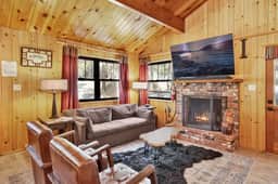 2464-Bruin Chalet - Image 3