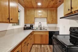 2492-Highland Oaks Retreat - Image 4