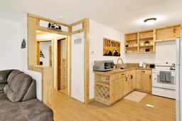 2559- Sugar Bear Chalet - Image 3