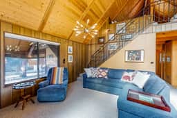 301-Pinewood Haus - Image 3
