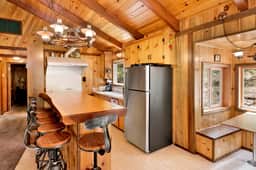 713-Idle Ours Cabin - Image 5