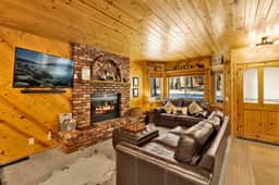 2581-Golden West Cottage - Image 3