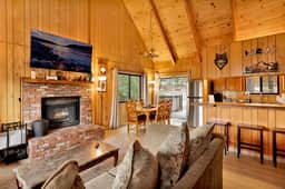 2585-Lakeview Pines Log Cabin - Image 4