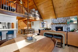 2611- Hot Tub Haus - Image 5