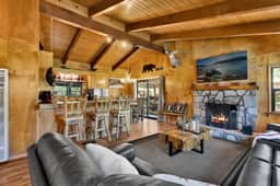 2663 - The Bear Foot Lodge - Image 2