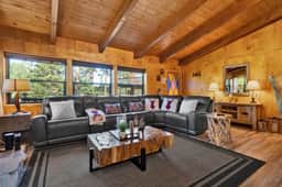 2663 - The Bear Foot Lodge - Image 4