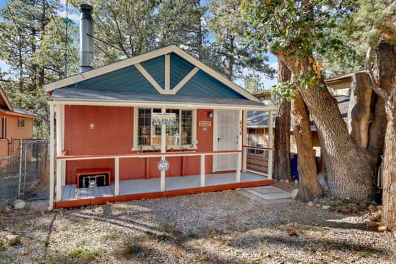 2183-Mountain Getaway - Image 1