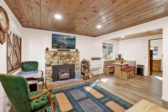 2492-Highland Oaks Retreat - Image 1