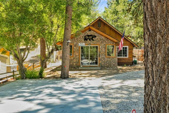 2544-Lily's Bear Cabin - Image 1