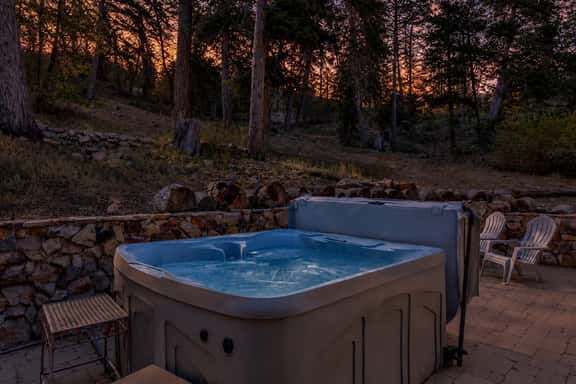 2321-Knickerbocker Retreat - Image 1
