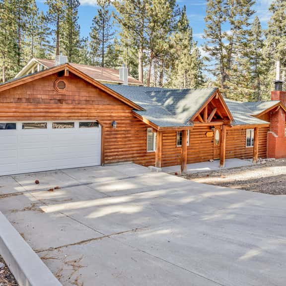 1235-Lazy Bear Lodge - Image 1