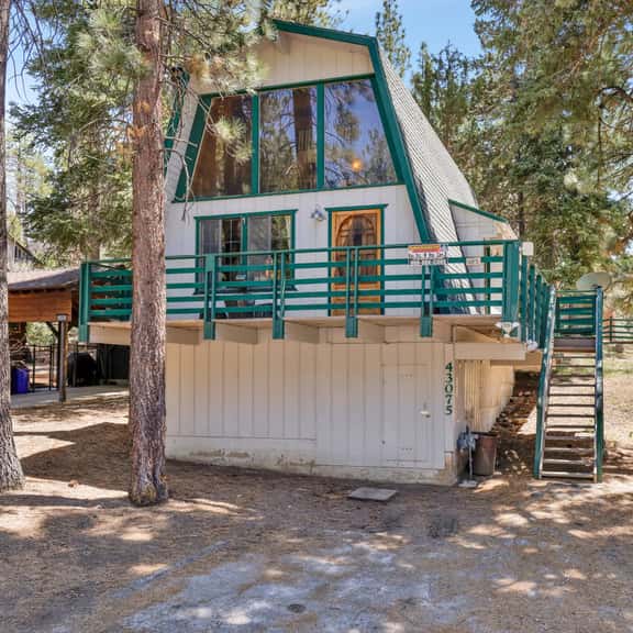 1574-Three Bears Cabin - Image 1