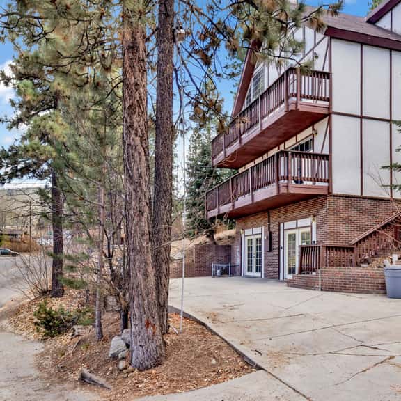 639-Bear Mountain Chalet - Image 1