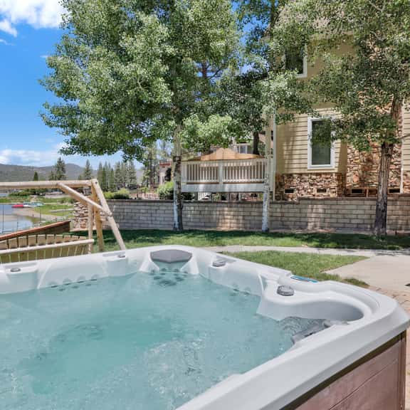 2120-Lakeview Getaway - Image 1