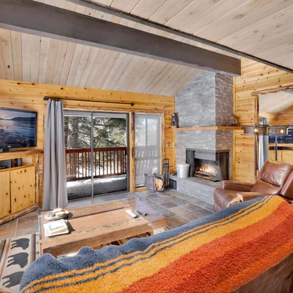 2278-Smith Chalet at Snow Summit - Image 1