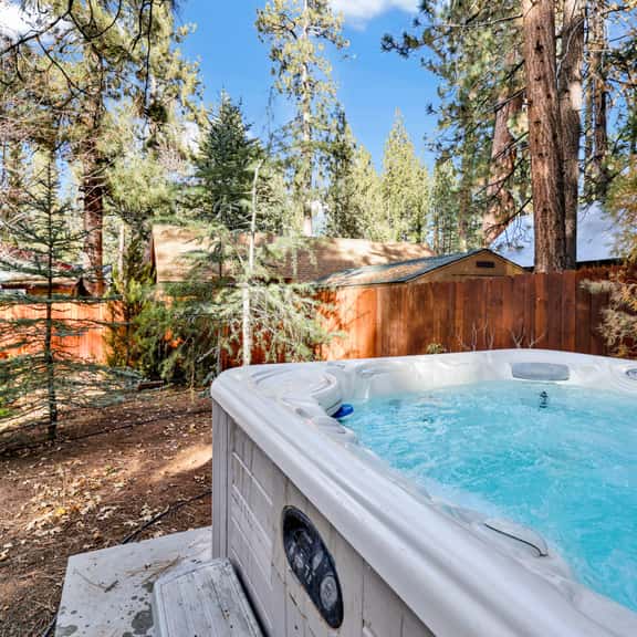 2395-Bear Paw Cottage - Image 1