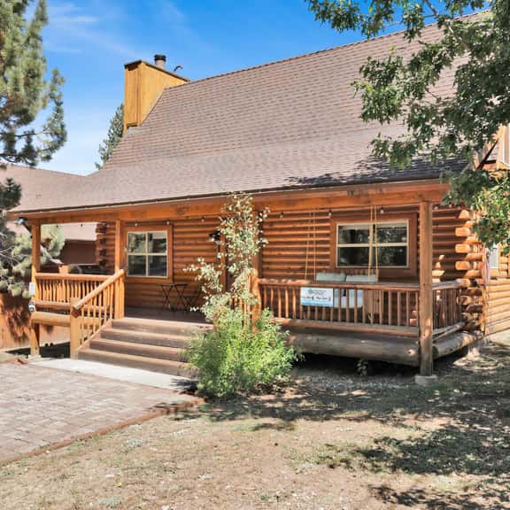 2455-Binky's Mountain Hideaway - Image 1