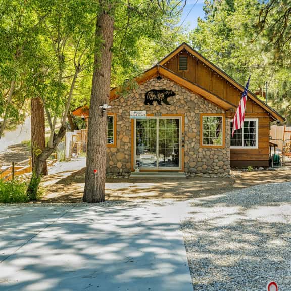 2544-Lily's Bear Cabin - Image 1