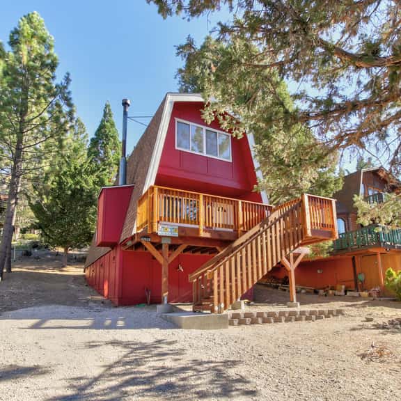 124-Lazy Bear Barn - Image 1
