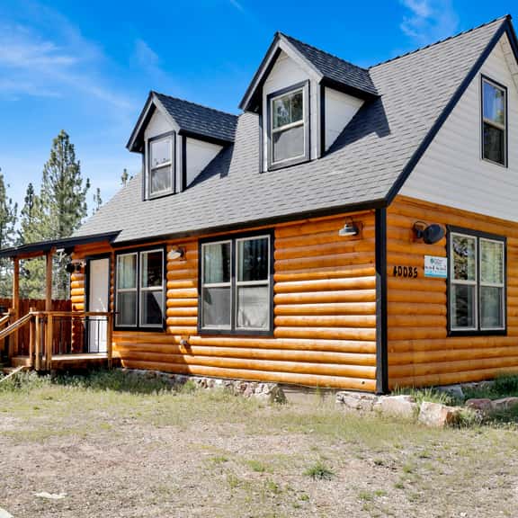 2613-Shiloh Woods Cabin - Image 1