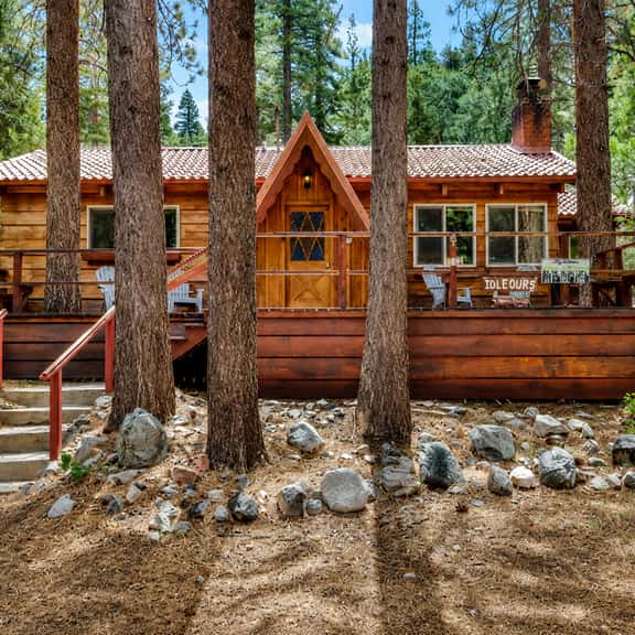 713-Idle Ours Cabin - Image 1